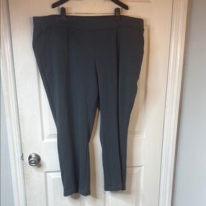 Sleek Black Ankle Cropped Jumpsuit for Modern Elegance